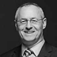 Dr. iur. René Strazzer